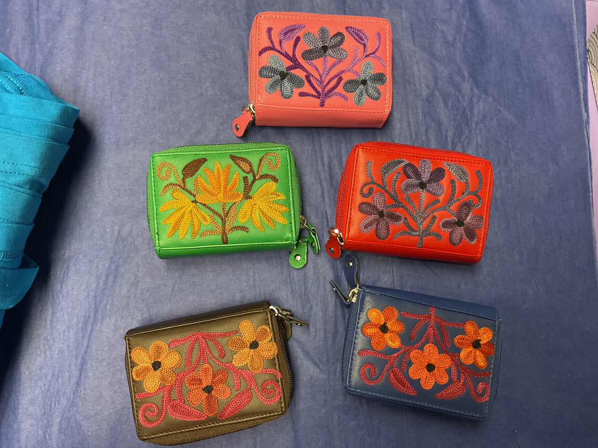 Meet Kraft Small Embroidered Card Holder Wallet