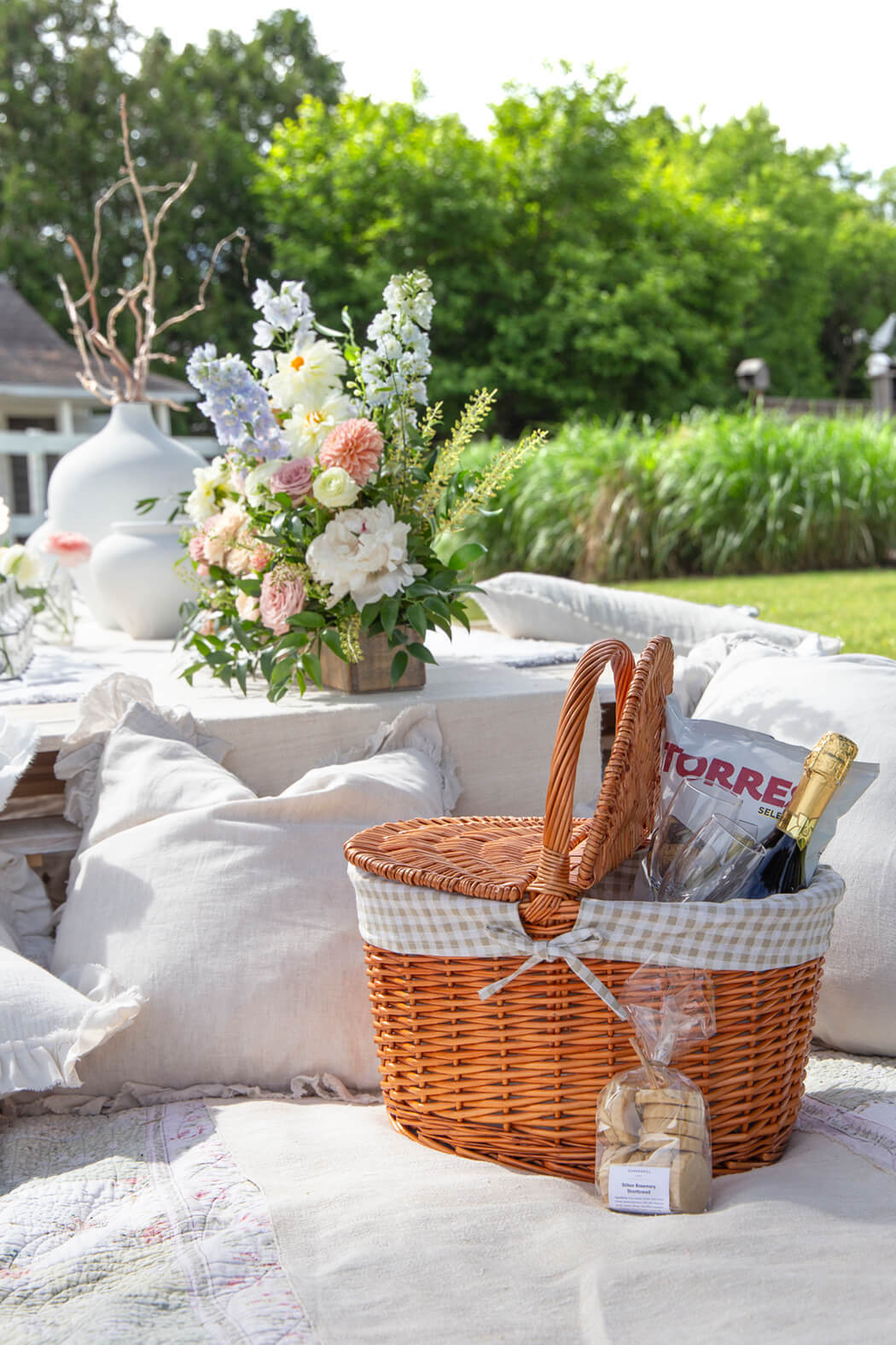 WILLOW PICNIC BASKET