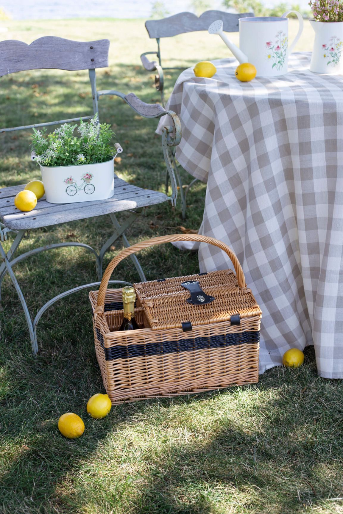WILLOW PICNIC BASKET