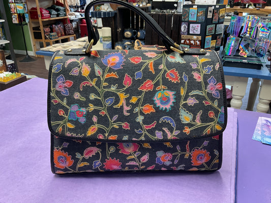 Meet Kraft Embroidered Kalamkari Bag